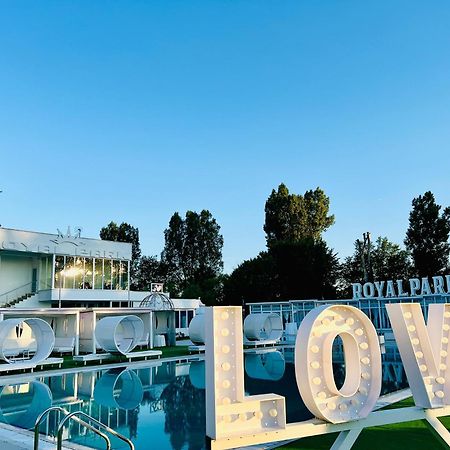 Royal Park Complex Hotel Bascov Exterior foto