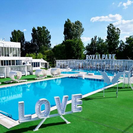 Royal Park Complex Hotel Bascov Exterior foto