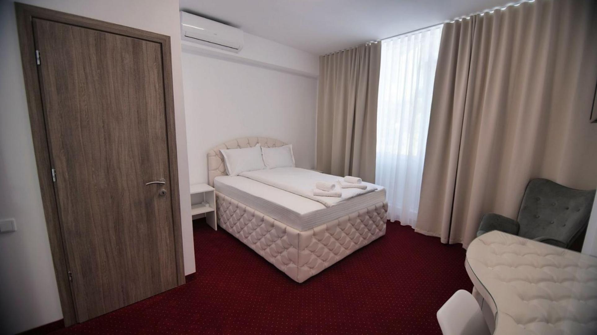 Royal Park Complex Hotel Bascov Exterior foto