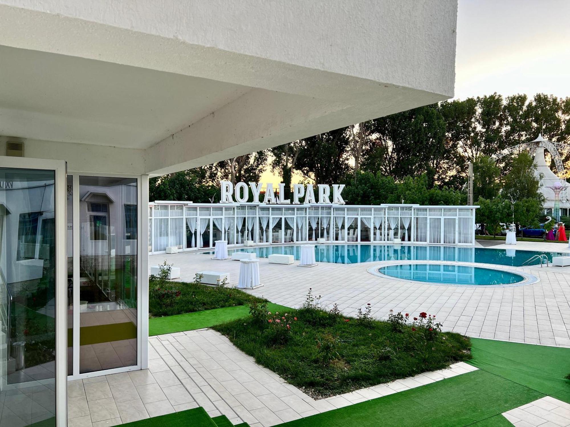 Royal Park Complex Hotel Bascov Exterior foto